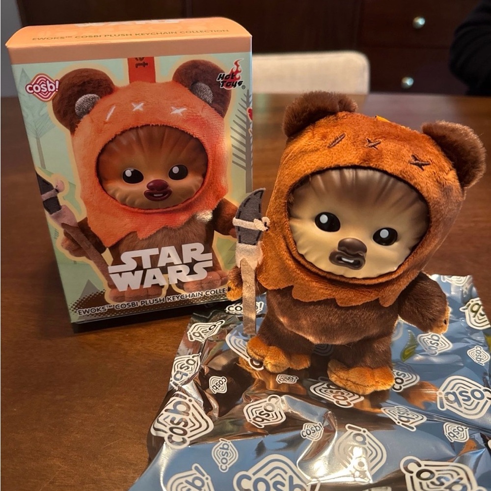 RARE Star Wars Disney Hot Toys Cosbi Ewok Blind Box Wicket SPECIAL COLOR
